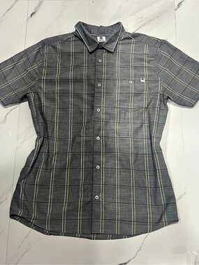 DC Plaid Short Sleeve Shirt in Gray Size Large Like New